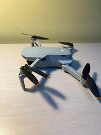 DJI Mini 2 Fly More Combo + 3 batterie + valigetta