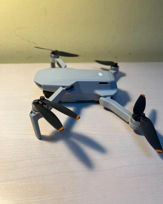 DJI Mini 2 Fly More Combo + 3 batterie + valigetta