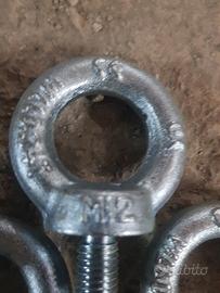 bullone con occhiello 