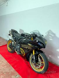 Yamaha r1 BIG BANG 2010