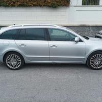 Skoda Superb 2000 TDI Laurin &Klement 4×4, 2013