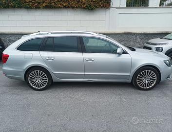 Skoda Superb 2000 TDI Laurin &Klement 4×4, 2013