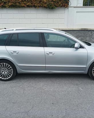 Skoda Superb 2000 TDI Laurin &Klement 4×4, 2013