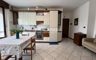 TRILOCALE CON BOX E CANTINA!!!