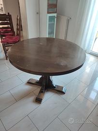 Tavolo rotondo in legno