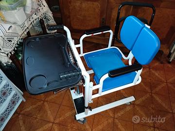 Sedia multiuso disabili deambulatore con tavolo