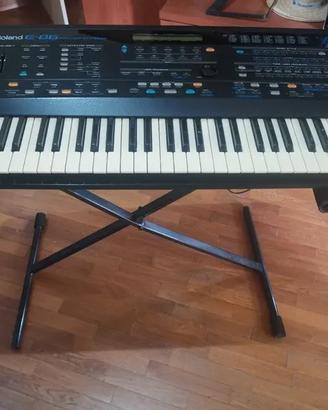 Tastiera arranger Roland E86
