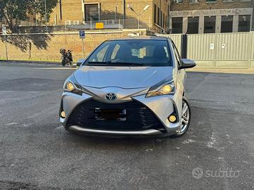 TOYOTA Yaris 1.5 Hybrid 5 porte Active + GPL