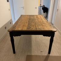 Tavolo da pranzo in legno