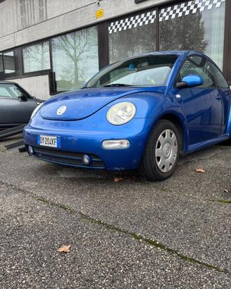 VOLKSWAGEN New Beetle 1.6