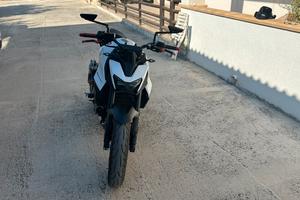 Hornet CB 750 2025