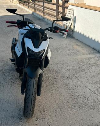 Hornet CB 750 2025