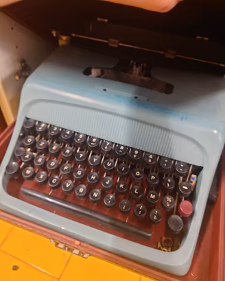 macchina da scrivere Olivetti 
