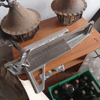 Taglia piastrelle