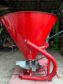 Spandiconcime agrex 250 lt