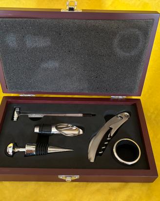 Elegante Set Accessori Vino in Cofanetto di Legno