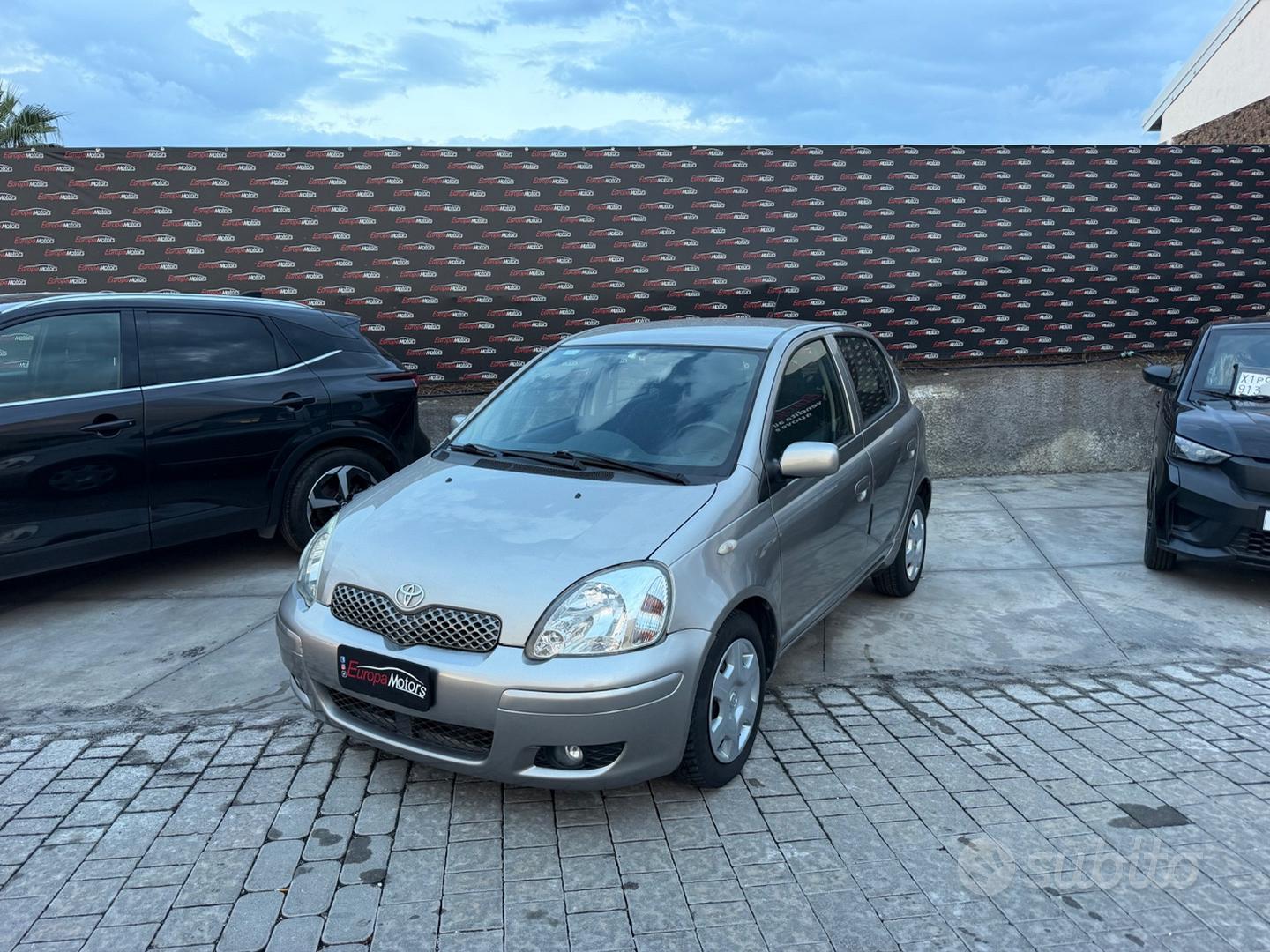 Toyota Yaris 2004 photo 2