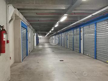 AUTORIMESSA A NAPOLI