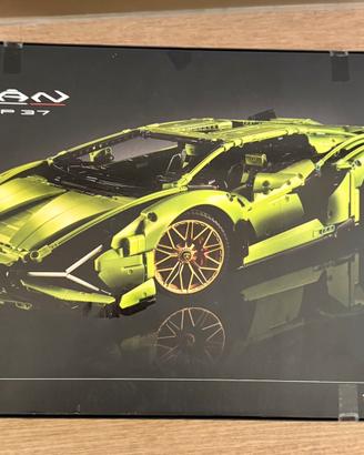 LEGO Technic Lamborghini Sián FKP 37 scala 1:8