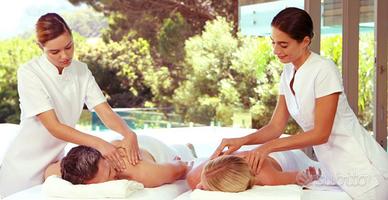 Massaggio ayurvedico ABYANGAM per donne