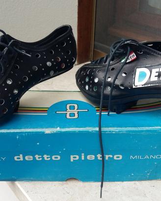 Scarpe bici d'epoca con tacchette