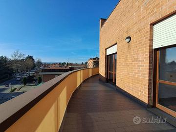 ATTICO SU LIVELLI CON ASCENSORE - LIBERO SUBITO