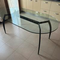 Tavolo ovale in vetro