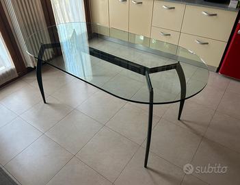 Tavolo ovale in vetro