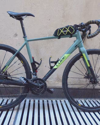 bici Gravel CUBE