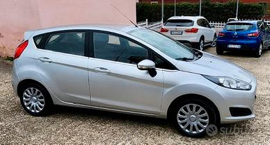 Ford fiesta benzina neopatentati nuova