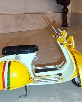 VESPA 125 Modellino in ferro ARTIGIANALE da colle