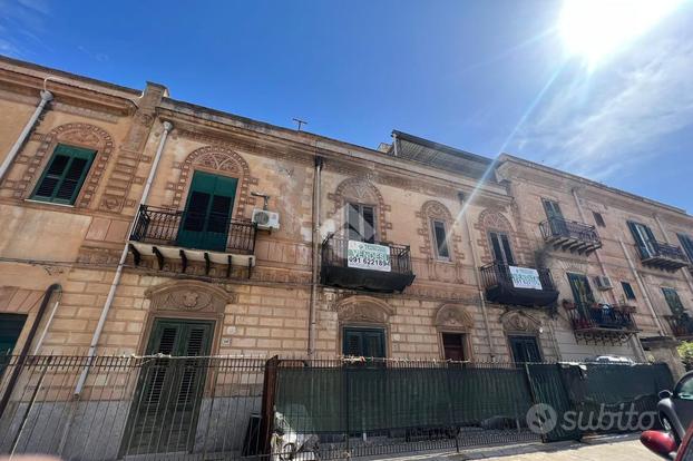 4 LOCALI A PALERMO