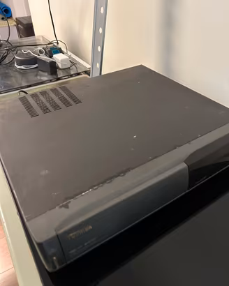 Lettore VHS Toshiba V-711T