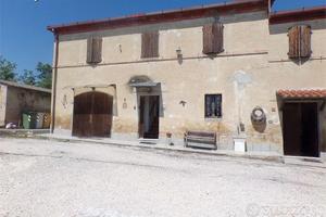 Casale buone condizioni a Monsano