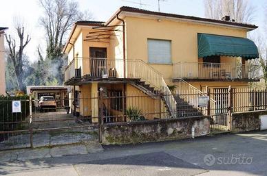 Immobile in asta di 128 m² con 4 locali e box auto