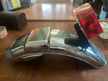 Parafango moto e fanalino