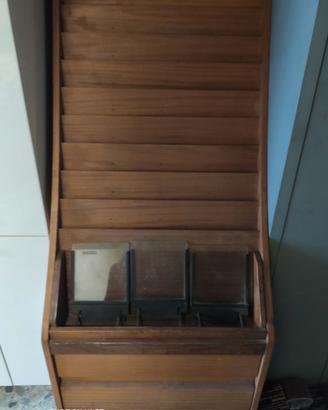 Mobile espositore vintage su ruote