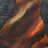 Abito mini a gonna ampia e schiena scoperta