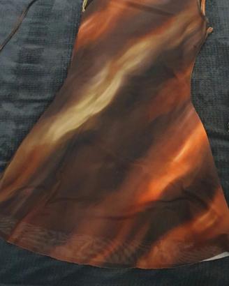 Abito mini a gonna ampia e schiena scoperta