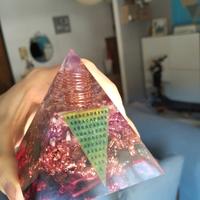 Piramide per meditazione 6 e 7 chakra