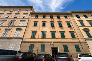 4 LOCALI A LIVORNO