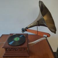Grammofono vintage assemblato