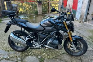 BMW R 1250 R - Triple black