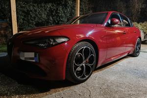 Giulia 2.0 TB 200cv AT8 super