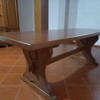 Tavolo in legno massello