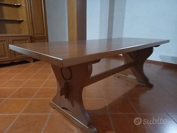 Tavolo in legno massello