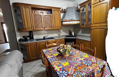 Cucina componibile tenuta benissimo