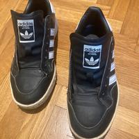 Scarpe Adidas nere pelle