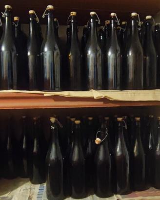 circa 150  bottiglie vuote da vino gratis
