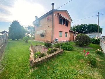 Villa di 185 m² con più di 5 locali e box auto dop